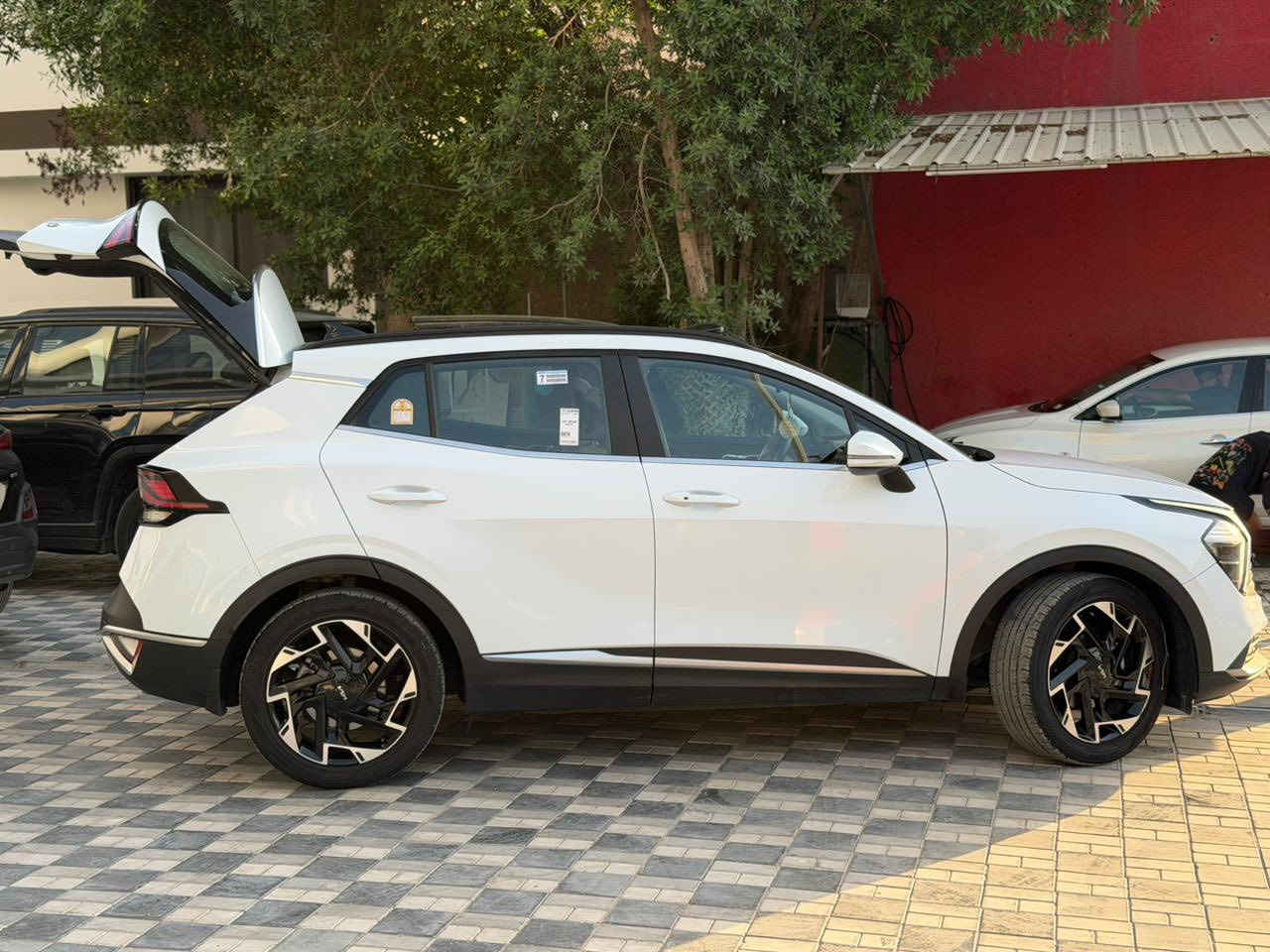 كيا سبورتج Gt  ( خـليـجـي ) 2022
فول فول مواصفات  بارنوما  فتخة سقف 
شاشة كبيرة لمس كاميرا حاسه راردارت حاسات 
تحكمات ستريت بلوتوث اوكس كار بل محرك 4 سلندر 
محرك كير واير بشرط مامفتوح 
سيارة حيل نظيفة كلشي عل بلاد جديد 
سنوية هزة كلشي جديد مدفوع لـ
باسمي السنوية بشرط تحويل وغرامـة
سيارة مابيـها دينار مصرف كامل من كل نواحي

رقم صاحب سيارة ***********
