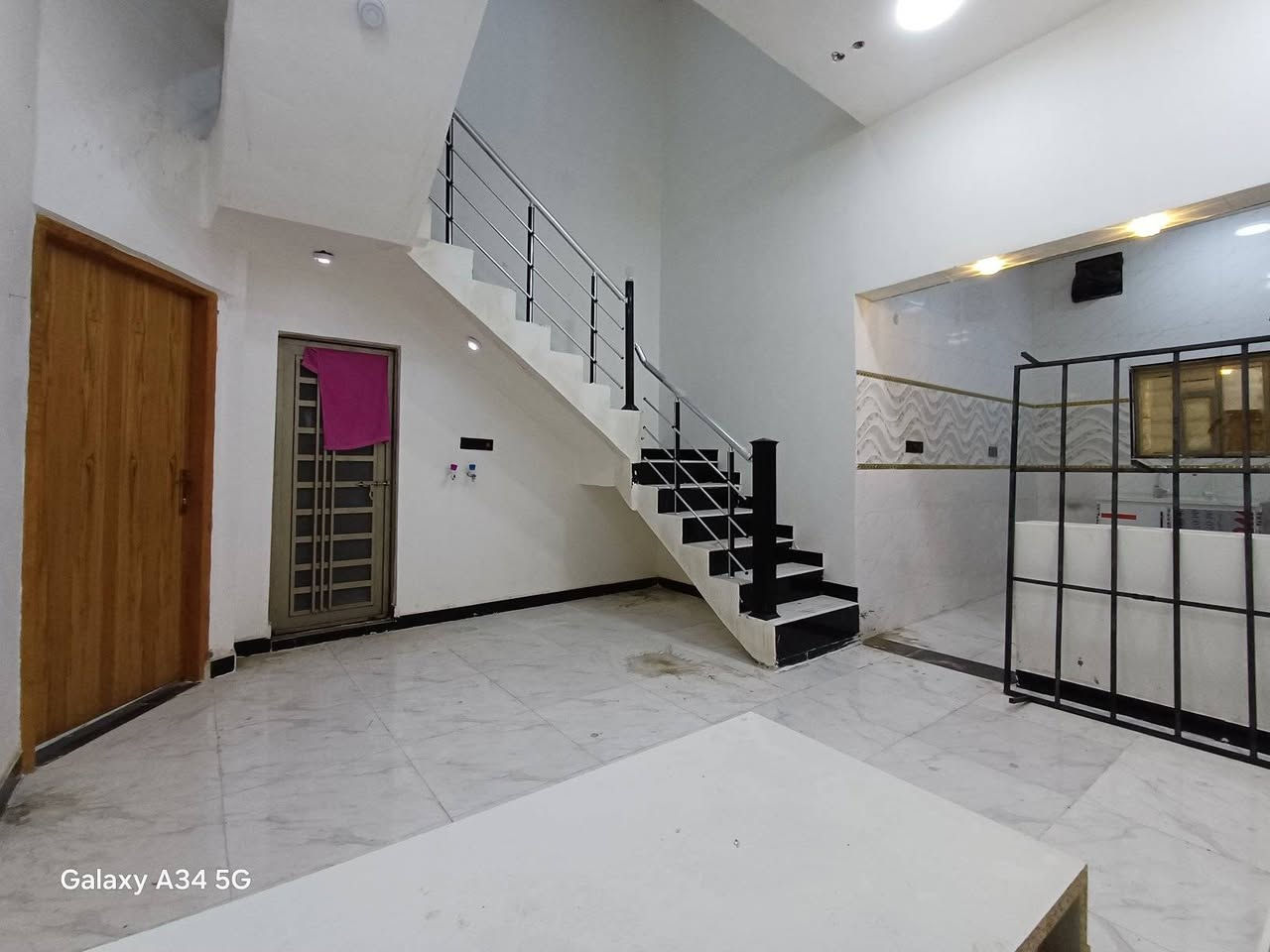 بيت 100 م 
ملك زراعي صرف
الجزيرة _ باب الهوى _  شارع 23 قرب سنتر ريحانة
2 غرفة وصاله واستقبال ومطبخ وصحيات الخارطة كلش حلوةة .
سعر البيع 57 مليون

مكتب عقارات التساهل
***********
