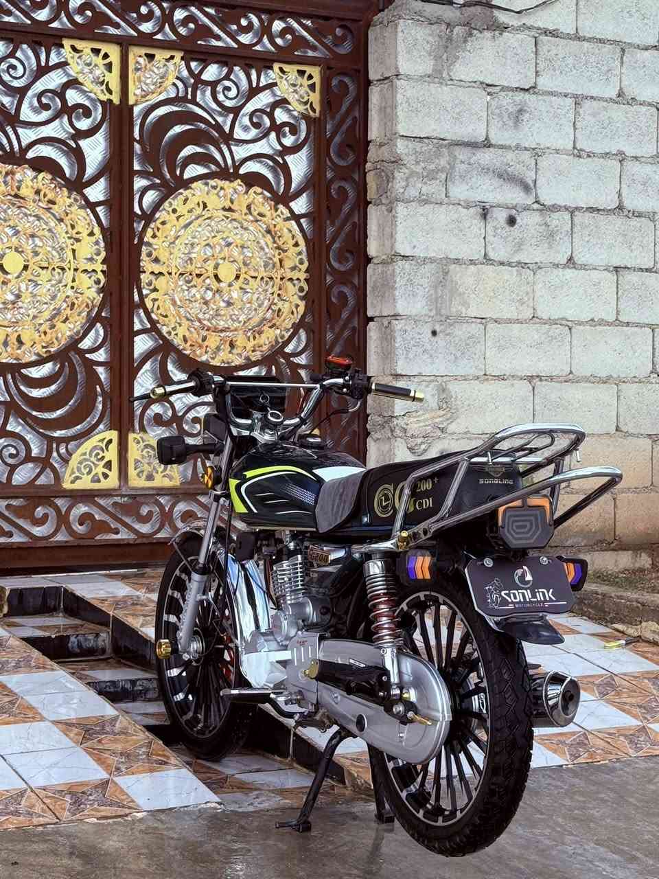 دراجه للبيع موديل 25مكينه 200ما بيه أي نقص  دراجه كفاله وزيرو ما ماشيه لون زيتوني مكاني ديالى لعنبكيه عله طريق دلي عباس سعر750وبيه مجال ***********💁
