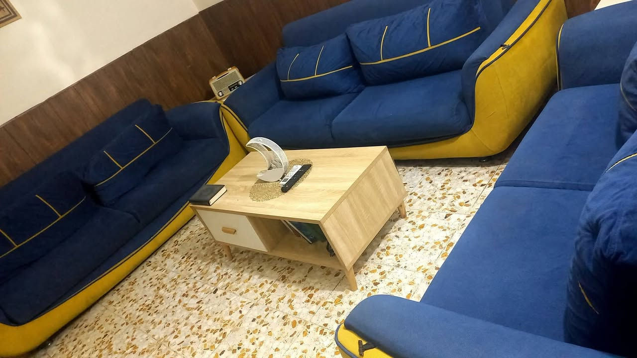 للبيع تخم مع كنتور ٦أبواب وصومية
سعرهم ٢٥٠ الف فقط المكان حي الجهاد الأربع شوارع*********** وتس آب
