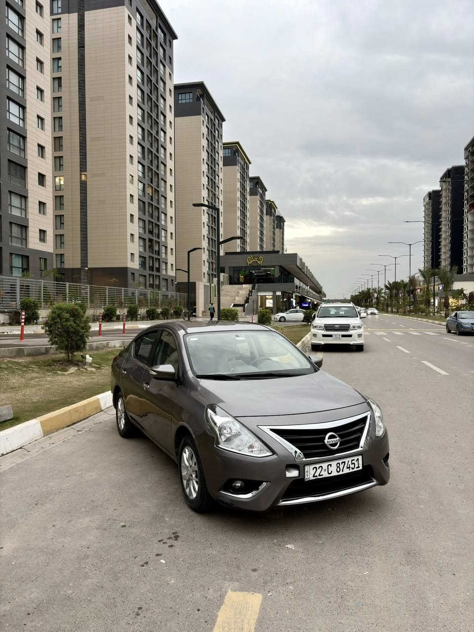 السلام عليكم سني موديل 23
ماشيه 100 مكفولة من الصبغ والتبديل والبارد 
سياره جاهزه على اخر حبايه مابيها نقص برغي
سياره 4 جام كهرباء 
قطعتين تبريد 
شاشه بلاديه 
مكان السياره بغداد حي الجهاد 
السعر 112 وبيها مجال بسيط 
للاستفسار ***********
واتساب ***********
