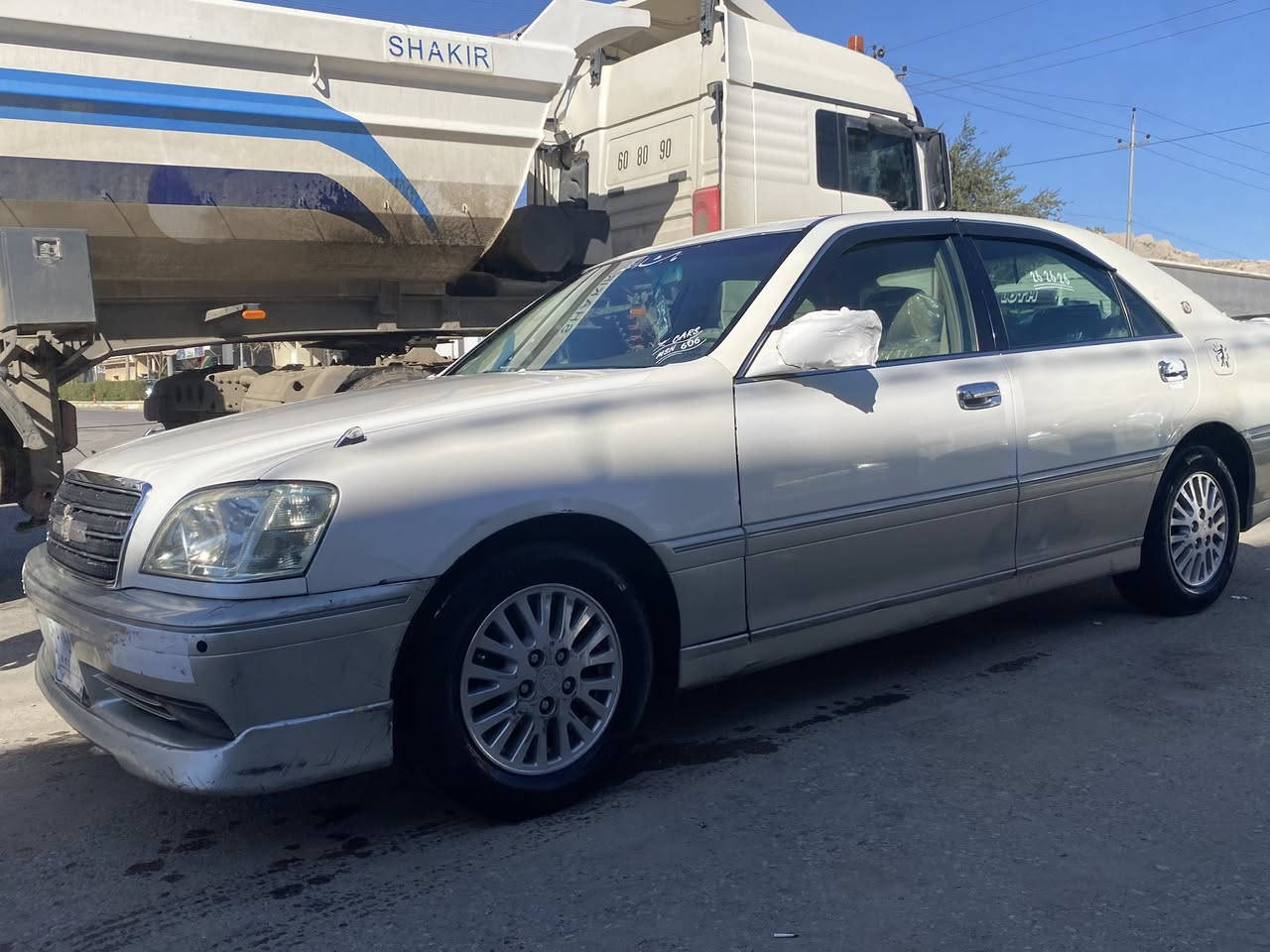 مەلیکە براوە2002
مەکینە دیفور بجوک
دوو دوکمە
پەردە
جوار کوشن کارەبا
پیشو دوا کریستال
پیشو پشت کەپس بی دەعمو لیدراو
ناوزەرد
کامل مەسرەف
***********
