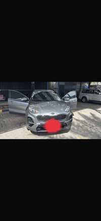 ورحمه الله للبيع كيا سبورتج 2021 وارد امريكي فئة ( S )   السياره  ماشي...