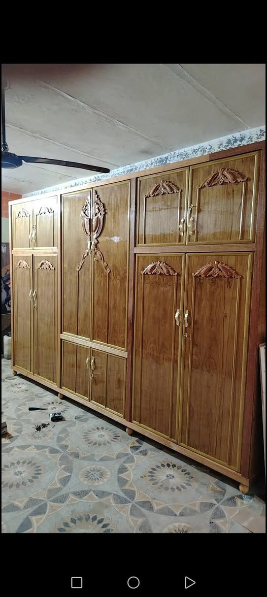 سلام عليكم يوجد لدينا جميع انواع الكناتير التفصال الاسعار مناسبه العنوان ميسان حي العسكري *********** بي واتساب
