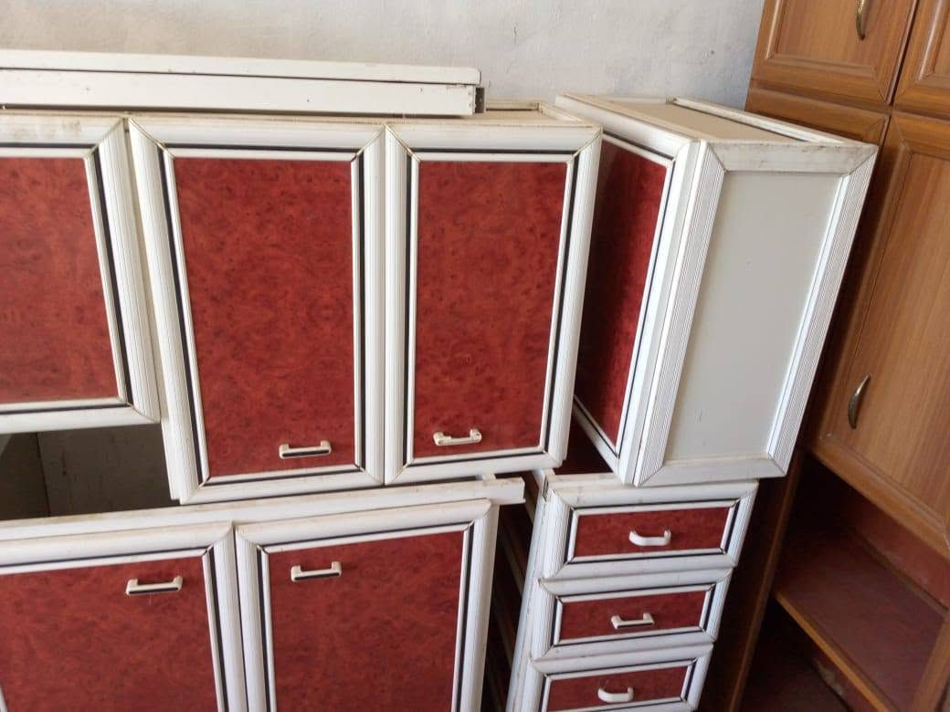 مطبخ لالمنيوم 
حرف ل يعني واجهتين
 يغطي 3 ف 3 
شامل الرخام والمجلى وبطارية مجلى 
0775566900
موقعنا اربد لواء الكوره


**إذا كنت صاحب هذا الإعلان وتريد حذفه لأي سبب، رجاءا أرسل رسالة إلى الدعم الفني**