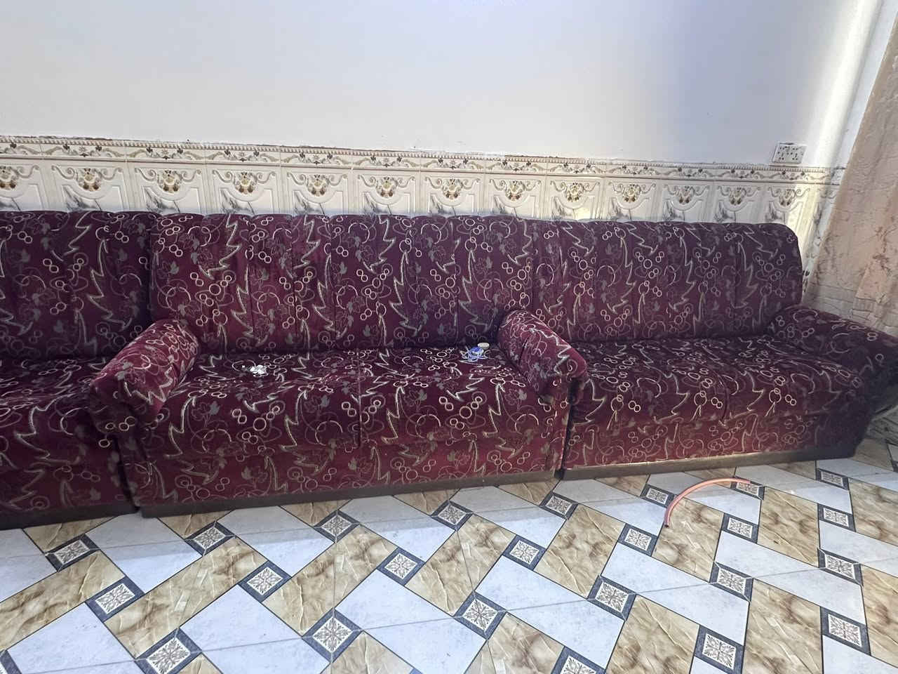 السلام عليكم تخم قنفات للبيع حسب ترتيب يصير ديواني ويصير. قنفات  متفرقه  نضيف واسفنج اصلي تجون وتحكمون بس لان جبير مجبورين نبيعه


**إذا كنت صاحب هذا الإعلان وتريد حذفه لأي سبب، رجاءا أرسل رسالة إلى الدعم الفني**