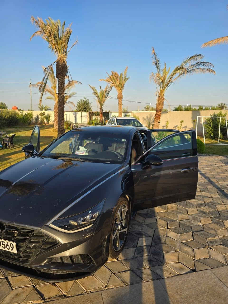 السلام عليكم
سوناتا ٢٠٢١ وارد امريكي مكينه ١٦٠٠ تيربو بدون سلايد 
بيها ٣ قطع صبع و تصليحها محلو البنيد يحتاج تبديل  والجاملغ  ضاربيها كلير تعبان معروضه للبيع بسعر مناسب مكانها حله
ماشيه ٨٦ الف كيلو 
للاتصال ***********
