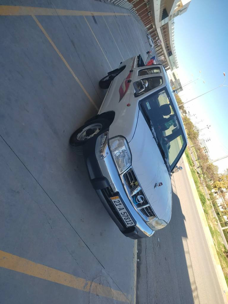 پیکاب نیسان 2011دوو پارچەی هەیە تایەی تازەیە سەنەوی تازەبەسەرچوە ماڵی دۆستە نمونە لەجوانی تەقەوڕەقەبەشەرت گێڕو مەکینە بەشەرت شوێن هەولێر 
*********** أربيل, العراق
