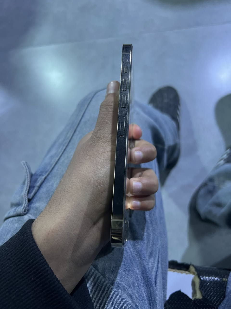 سلام عليكم آيفون13برو ماكس مفلش بس الضهر الذاكره256 بطاريه 82 الصرف انطيك بي ضمان وتر الجهاز سعره550وب بمجال بسيط ***********بس واتساب مكاني بغداد الدوره
