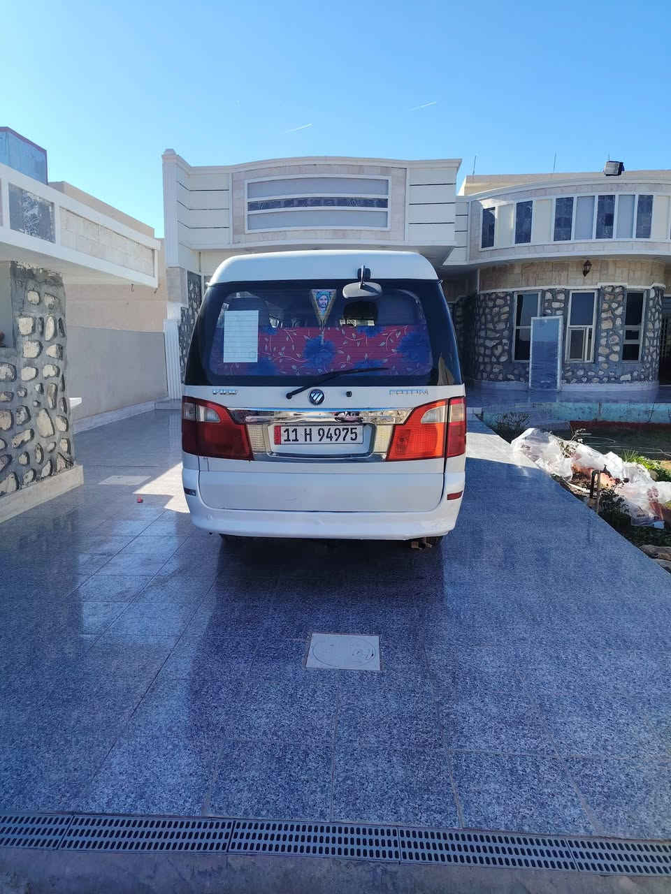 السلام عليكم البيع فتون مديل 17 مكفولة من الضربة من عده بيهة ضربة كد شبر يم قبق البنزين مكان بغداد ***********
