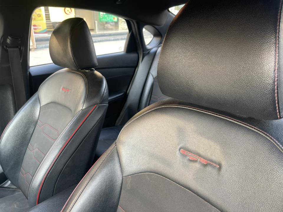 السلام عليكم
كيا فورتي جيتي GT  2020

• محرك 1600 تيربو + كير تيبترونك  8 سرعات دبل كلچ

تبريد خلفي شفتات استيرن

علامة GT + بطاين بيبان لأمامي 

دشبول الوان 

• مسجل صوت هامرن كاردن 8 سماعات  

اشاير مري  

انارة السيارة امامي خلفي داخلي LED 

 بصمة تشغيل بصمة بيبان 

•  انارة ترحيب بيبان لأمامي عند لأقتراب وجنطه • دبل اكزوز 

ويل كب وبعد مواصفات السياره سبورت

سعرها 125

مكاني بغداد ماشيه 97

***********
