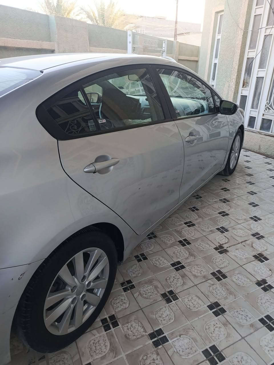 السلام عليكم فورتي 2016 رقم بغداد دولي باسمي سنويه لل27 
محرك 1800دوش كير 6نمر 
وأرد امريكي بدون حادث كلين داخله بيها بارد فقط هنأ بل عراق 
مواصفات شاشه كامره ويل كب مانع انزلاق تحكم أربع جهات حاكية كروز سرعه بلاجكتور السياره مدوشه أرضيه جلد تبريد تدفئه كله جديد 
ماشيه 140الف 
السعر 119وبيه مجال  
مكان بابل المسيب حي المعلمين 
للاستفسار 
***********
