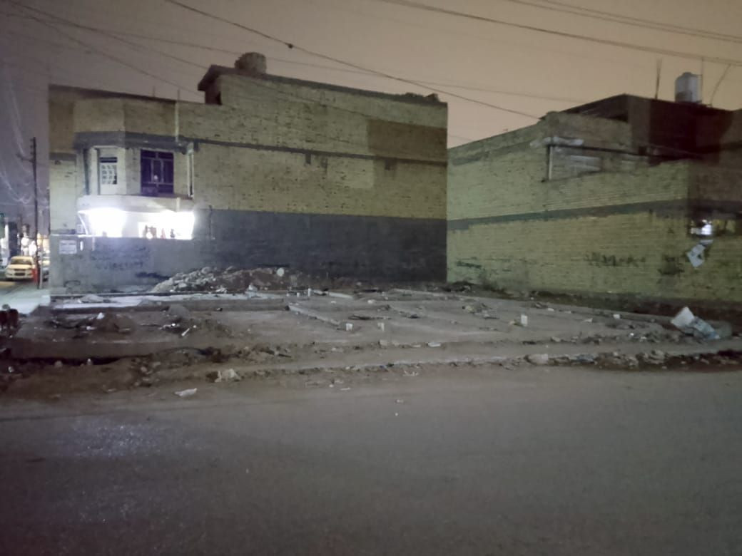 مره رخصت مدير الكروب المحترم قطعة أرض للبيع المساحه 200متر ركن  خدمات كامله مي مجاري كهرباء تبليط العنوان الرئاسة مال عبيدي شارع عشرين شارع المصطفى الكاع تجاريه علا شارع عشرين متر وعلا شارع 10للستفسار التصال عل رقم ***********
