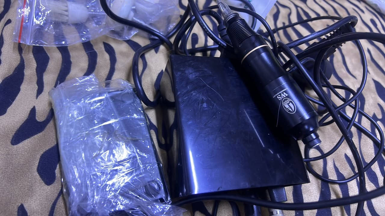 للبيع جهازين تاتو


**إذا كنت صاحب هذا الإعلان وتريد حذفه لأي سبب، رجاءا أرسل رسالة إلى الدعم الفني**