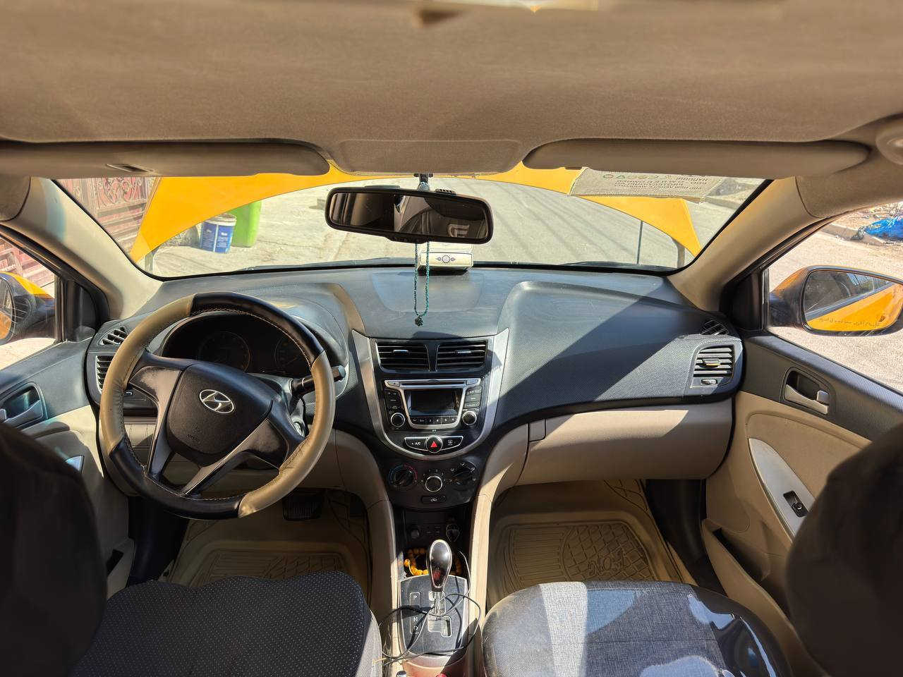 اكسنت خليجي موديل 2016 مكينه وكير وتبريد واطارات بحالة جيدة جدا حجم المكينه 1400 بدون اي دوانز حته مع التبريد  الصدر بحالة جيده بدلته جديد نقصها ماطور ستيرن السيارة مبدل بيها الجاملغ الايسر بدون دواخل السعر 70 ورقه قفل وبالعافية للي
يشتريها للاستفسار الاتصال على الرقم *********** ومتواجد على النت
