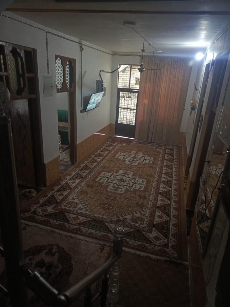 السلام عليكم   بيت 🏠 للبيع في الكفائات ٢٥٠م السعر ٧٥ وبي مجال ل استفسار على  هاذه رقم ***********
