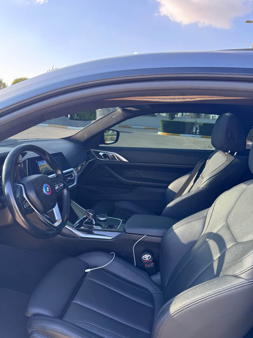 BMW 430i 2021 

سێ پارچەی هەیە بەبێ داخیلی
ایرباک سیستەم 
***********
٧٥،٠٠٠کم ڕۆییە 
سعر : ٢٢٥ و مجال
——-
٣ قطعات بدون دواخل 
ارباکات سستم
مشی ٧٥،٠٠٠کم 
*********** أربيل, العراق
