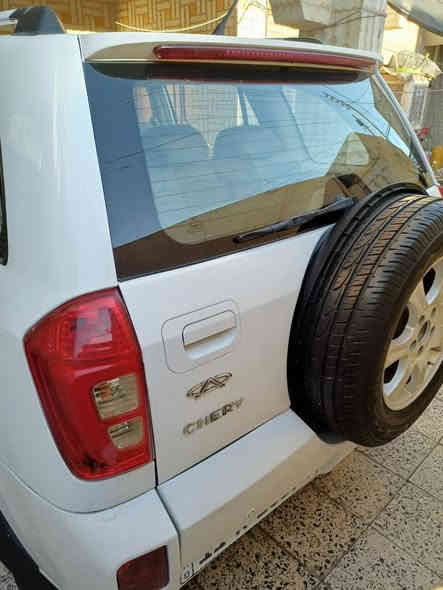 السلام عليكم من رخصة الادمن شيري تيكو 2012 رقم بغداد دولي باسمي هزة جديده كير محرك صدر تايرات تبريد تدفئة تدفئة كشنات شاشه كامرا حساسات خلفيه لايت زنون بك الايت ايل ايدي فتحه سقف تحكمات ستيرن كشنات مدوشمه داخلها نظيف  بدون حادث بدون تبديل كلشي بيها شغال سابقا ماخذها من معرض باركود وحولت رقمها جديد  مكان بغداد سعر 59 بيها مجال جدا بسيط تلفون ***********
