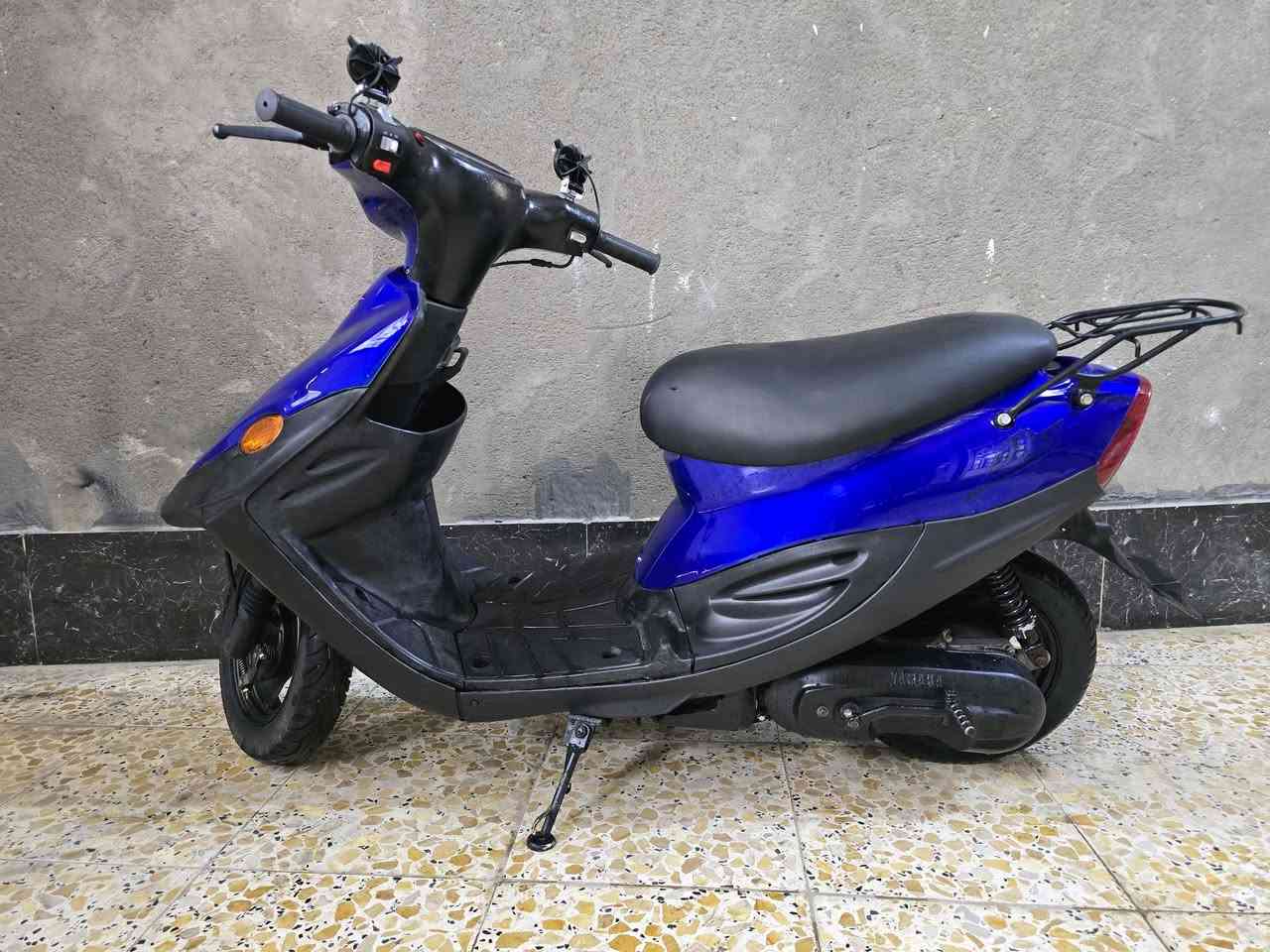 السلام عليكم 
دراجه يوماها بي جي تسع ازروف 
الدراجه مرتبه او حلوه كما موضح بالصوره 
الدراجه مفتوحه تصليح درجه اوله 
الدراجه كل شي شغال بيهى 
سعر الدراجه 650الف


**إذا كنت صاحب هذا الإعلان وتريد حذفه لأي سبب، رجاءا أرسل رسالة إلى الدعم الفني**