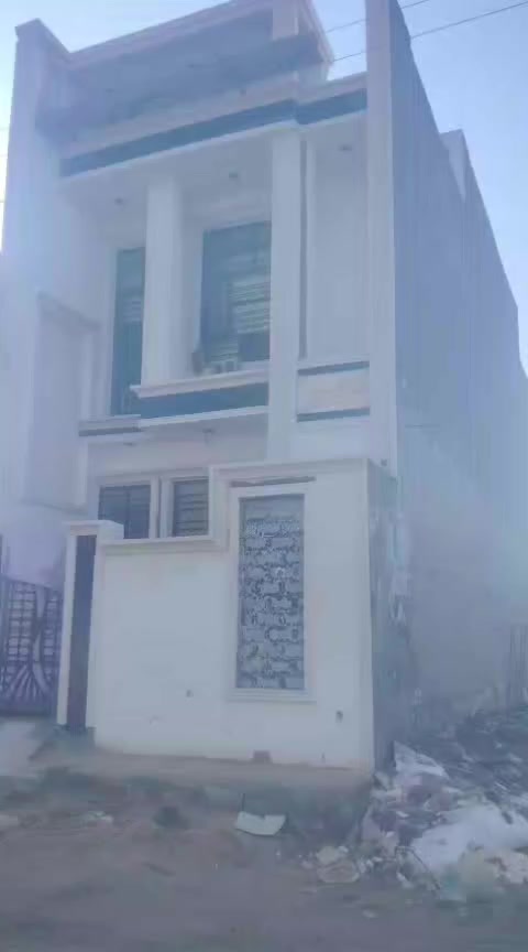 السلام عليكم مشتمل بل سبعتالاف مساحة 100متر طول قاطين كامل كهرباء مجاري جص وبورك بس نقص أرضية وموجود المواد مالتها السعر خاص للاستفسار الاتصال على الرقم ***********و ***********
