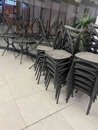 شيلة مال كراسي 21 وطاولات  6 للبيع الشراي سعرهن450 الف وبيهن مجال بسيط...