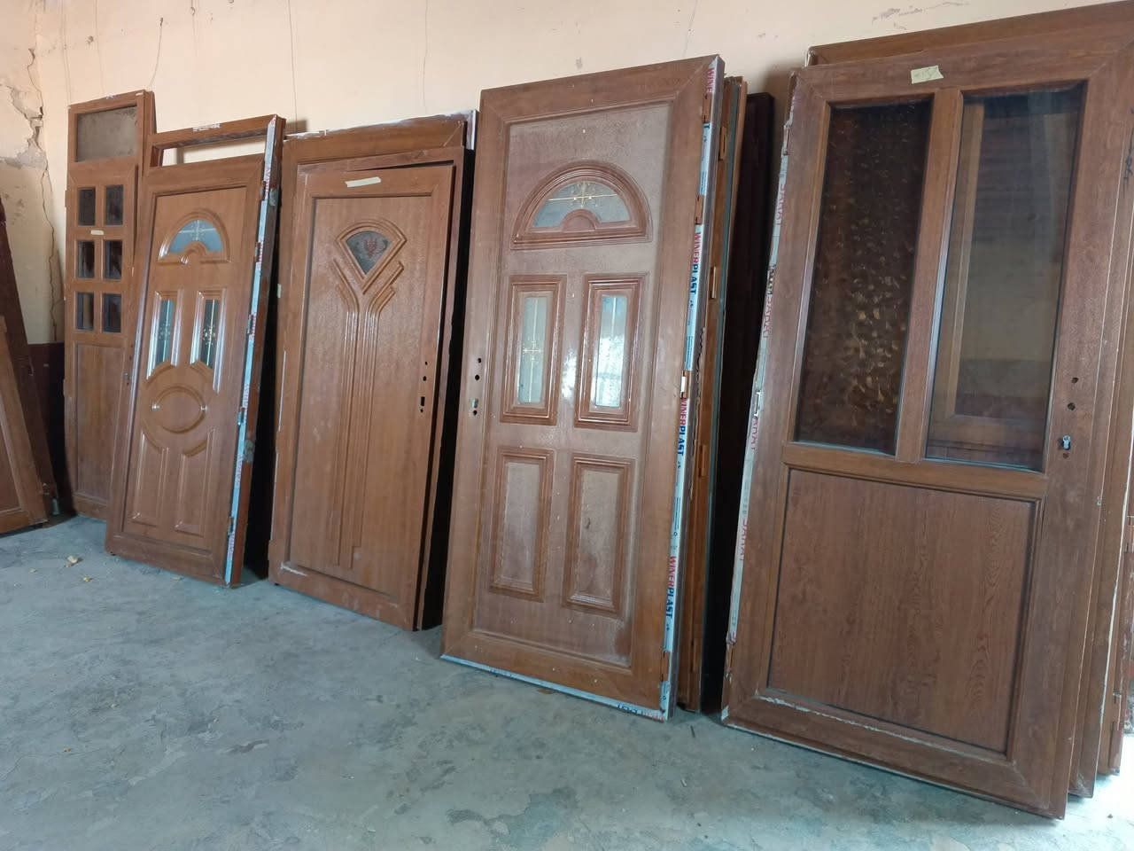 تم وبحمد الله وصول وجبة ابواب وشبابيك بلاستك بي في سي مستعمل بالة شمالي بكافة القياسات للتواصل يرجى الاتصال على *********** ‬‏/‪0775 122 4079‬‏ متوفر واتساب.  او مراسلة الصفحة. الموقع/ طريق الخالص بعقوبة . مدخل قرية البدوانية مقابيل قرية الاسود الصغير
