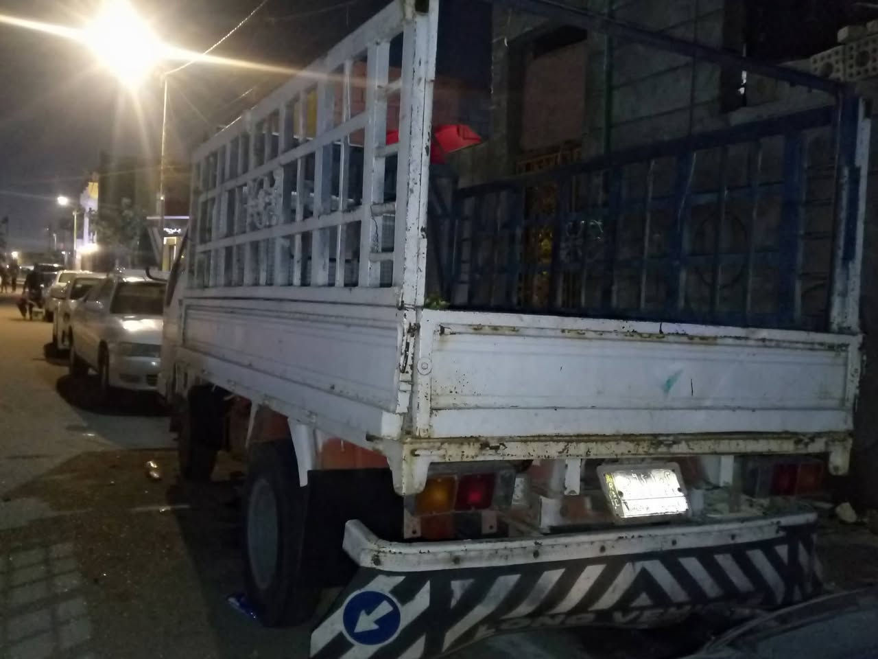 السلام عليكم.. للبيع سيارة حمل نظيفة وجاهزة للشغل
المواصفات:

الموديل: 2002.

الرقم: بصرة (السنويةباسمي )

الحالة: السيارة بحالة جيدة جداً، 

السعر المطلوب:
40 ورقة
 الحمل ٥ طن
المكان والمعاينة:
البصرة - [قبله قرب المستوصف السوق الكبير قديم ].
الاتصال0780 132 2108
