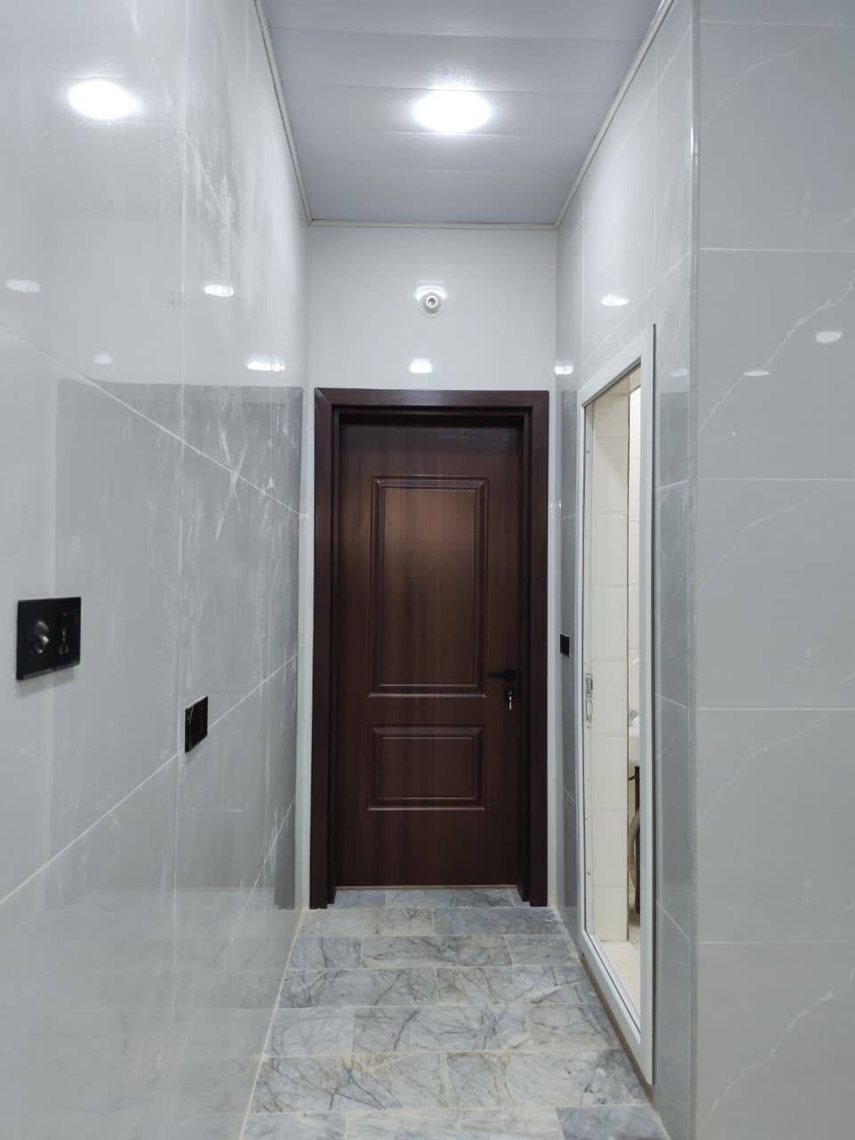 دار للبيع حي الاطارات 
100م 20x5 على حديقه 
طابقين 3غرف نوم جاهز للسكن 
للاستفسار ***********
