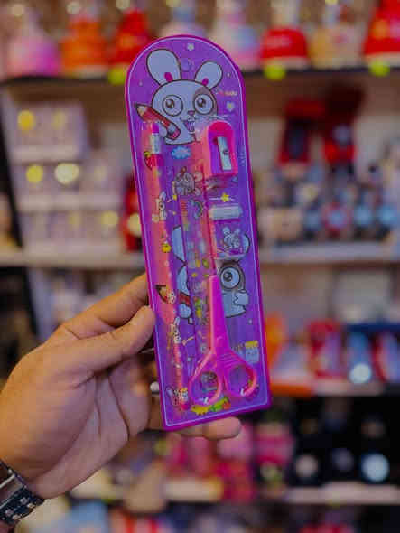 هدايا الطلاب والمتفوقين
سيت قرطاسية هدية 
متوفر بعدة اشكال والوان

#مكتبة_غزل
‎الديوانية – غماس – شارع آل بگوه#
📞 ***********
