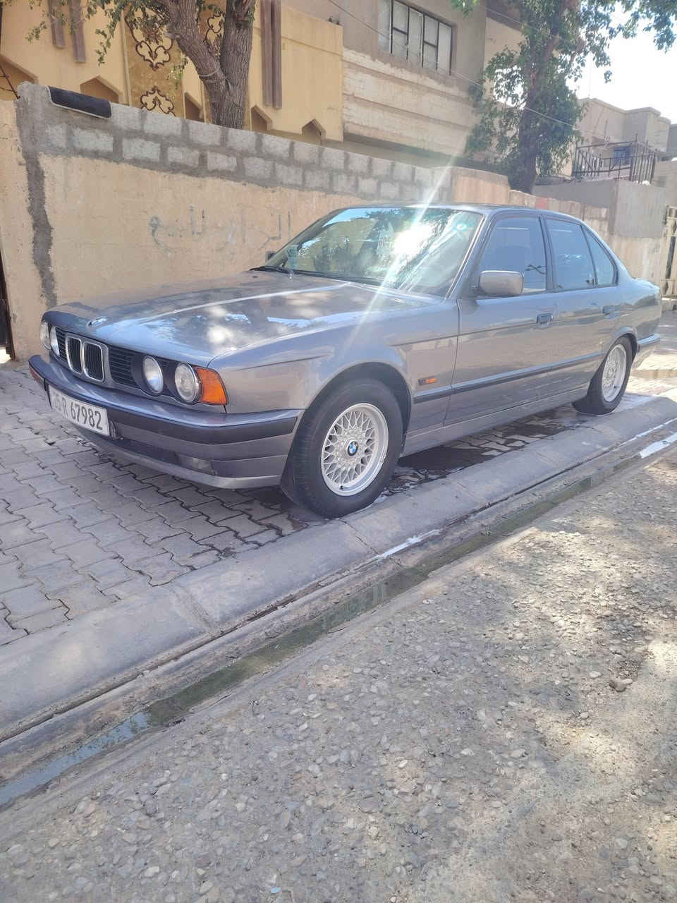 بي ام 525 للبيع موديل 1993
اصل 25 بليته وسنوية وارد يابان
كير اوتماتيك 3وضعيات قيادة شغال
محرك وكير وصدر كله نضيف وشرط
تبريد ثلج
صبغ عام جماليه بدون ضربه بس شبر فوگ الهلال خلف السايق
غرفة جلد نضيفه
دبل ايرباك
اربع جامات كهرباء
السيارة فول عدا السلايد
رقم كركوك مشروع وطني بسمي
دفتر بانزين
مكاني كركوك السعر 75 وبيها مجال
***********
