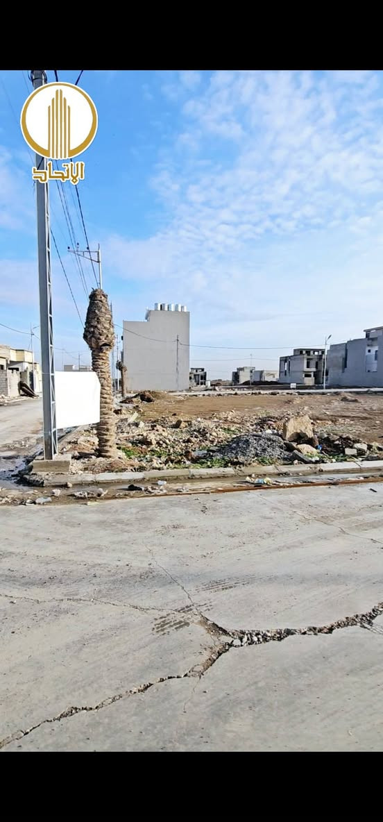 #مكتب_الاتحاد_للعقار   
 🏛⭐️ارض للبيـــــــــع ⭐️مجمع النور خلف شقق ديوان مقابل حي العربي ⭐️🏛
⬅️️ مساحـة 200متر  بسعر مناسب 

⬅️️الابعاد 12.5متر ❌️ 16متر ركن

⬅️ الإتجاه غروب 

⬅️يقع على شارع بعرض 12متر

⬅️منطقة مرتفعة وهادئة بإطلالة على الموصل وقرب جامعة الفرقان

⬅️خدمات كاملة كهرباء ماء تبليط جامع 

⬅️ ممكن بيع نصف القطعة 
تفاصيل اكثر يرجى مراجعة المكتب
_____________________________ 
         مكتب الاتحـــاد للعقار 
الفرع الاول : شارع المصارف الرئيسي 
الفرع الثاني: الصديق بداية سايدين البحرين 
           ***********
                      🏛
           ***********
