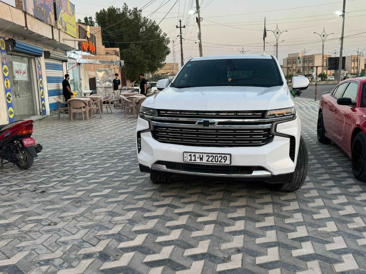 السلام عليكم سياره تاهو للبيع حادثها بنيدر وجاملغ مديل 2022 بسمي ***********
