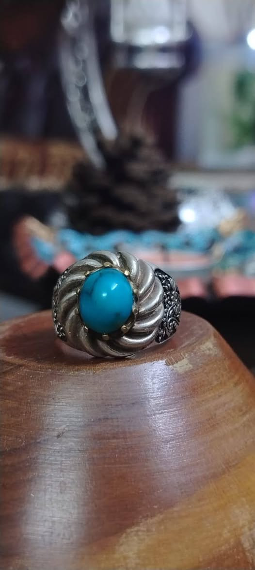 السلام عليكم خاتم فيروز نيشابوري
صياغه ثكيله قياسه ٢٢
يوجد توصيل لجميع المحافظات ***********
