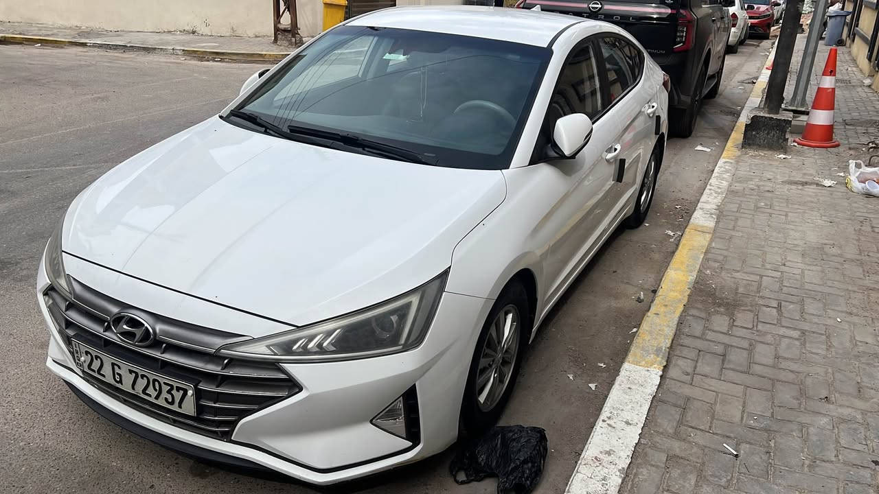 سياره افانتي 2020 وارد كوري 

محرك 1600 دوش كفالة كير و محرك 
ماشية 91000 كلش نظيفة 
سعرها 128 بيها مجال بسيط كلش 
للتواصل *********** البصرة, العراق
