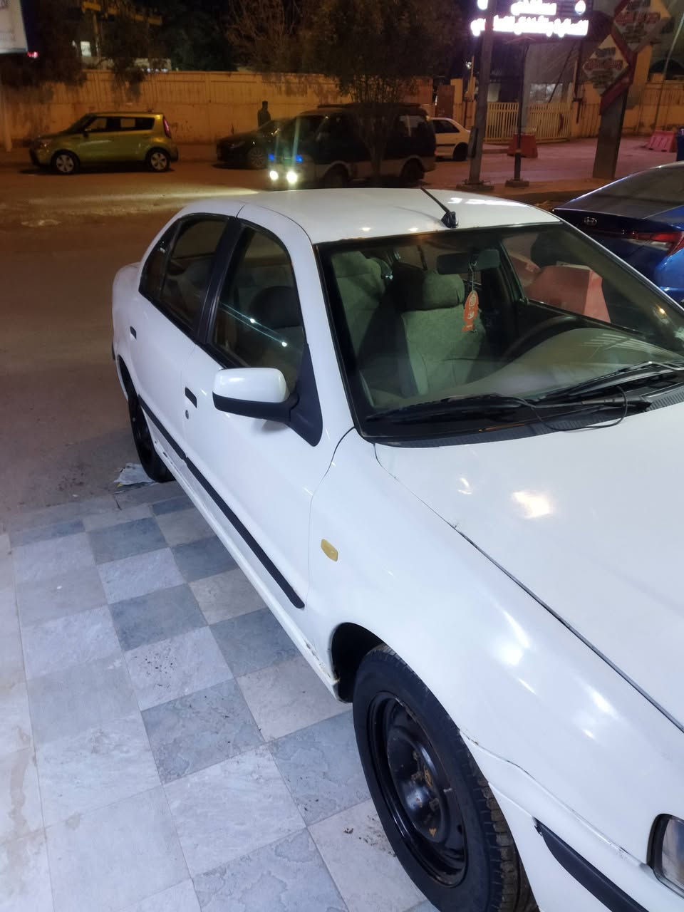 سمند ناطق 10 رقم قادسية 
مكفولة عدا البنيد مرجع بارد مكاني ديوانية السعر 40 وبيها مجال ***********
