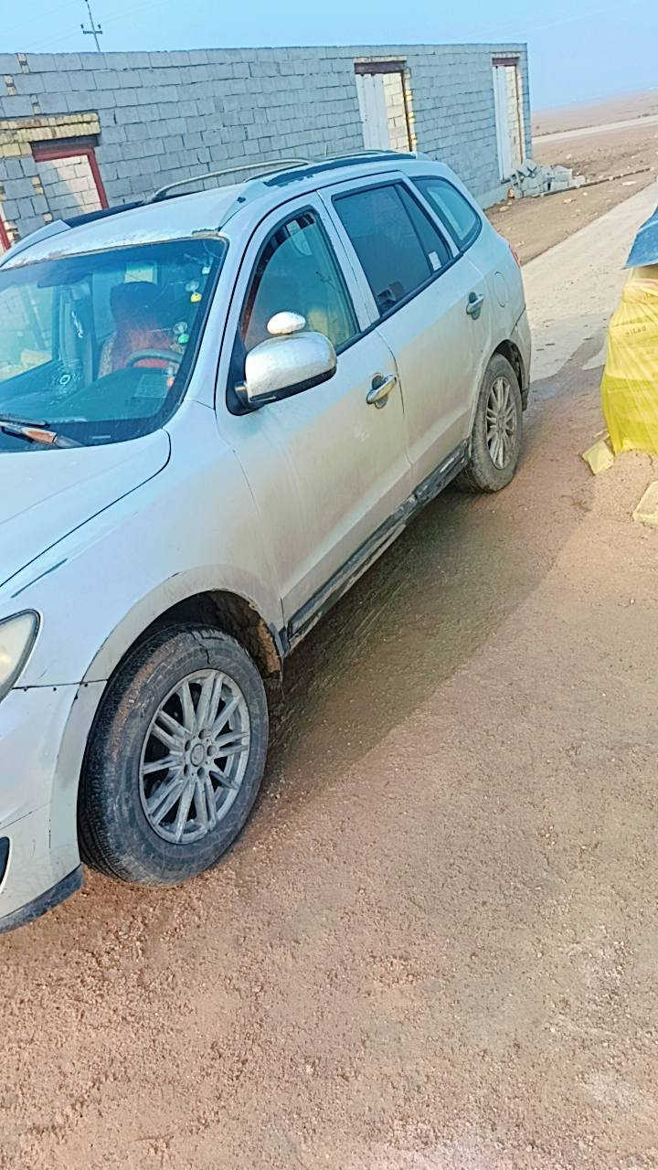 سانتا فيا 
مديل 2007
وارد مريكي لو خليجي ماعرف بعد 
اشتريت بس جاملغ مبدل ابيع مثل ماشتريت 
سياره حلوه 
تخم. تاير حته اسبير جديد ما صار شهر خليتهن 
محرك. وكير كفاله عامه 
حداديه جديده 
اسعر. 85
ميسان المشرح. 
وثانيا ابيع مرااوس إذا وجددت كيه حمل 

مراوس. بكيا حمل  كون مثل سعر سيارتي أو أكثر أو اقل يطيني فرق او أعطيه 
مو سيارتك كيه ماتسوه ٤٠ وتريد مراوس واكلي بدون فرق أخي أفهم منشور حته لا تعبني وتعبك  إذا عندك سياره  
  كيه تريد تبيعها أقل خميسن اني اشتري حته بدون مراوس 
 اتصال 

***********

***********
