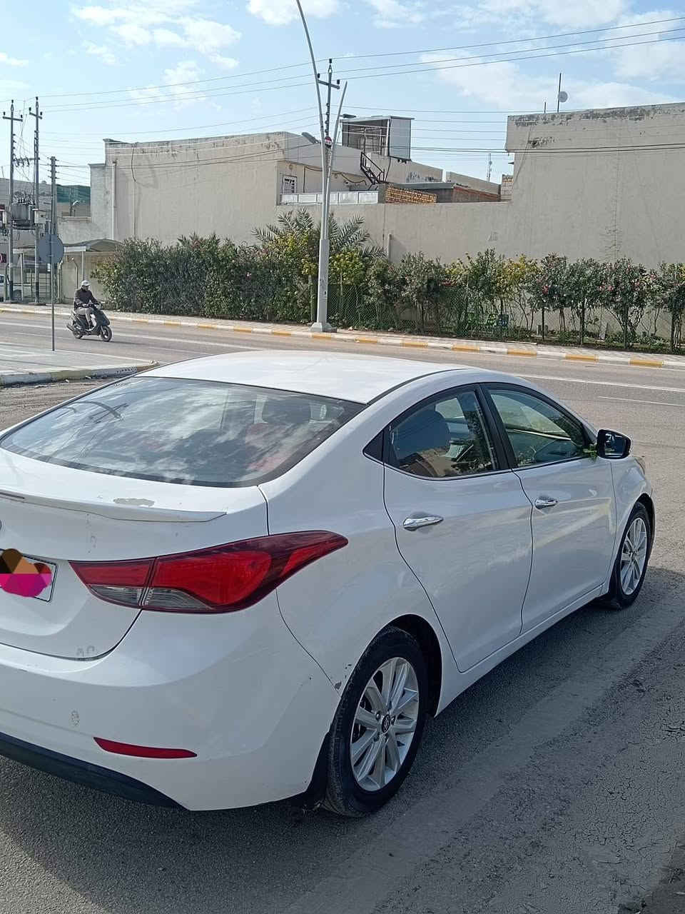 موديل 16 
محرك 1800
السيارة  كفاله ما عدا طخات بالباب  والدعاميه  
فتحة قماره 
تبريد قطعتين  رقم انكليزي بصرة
عنوان ناصريه مركز 
الرقم #***********
