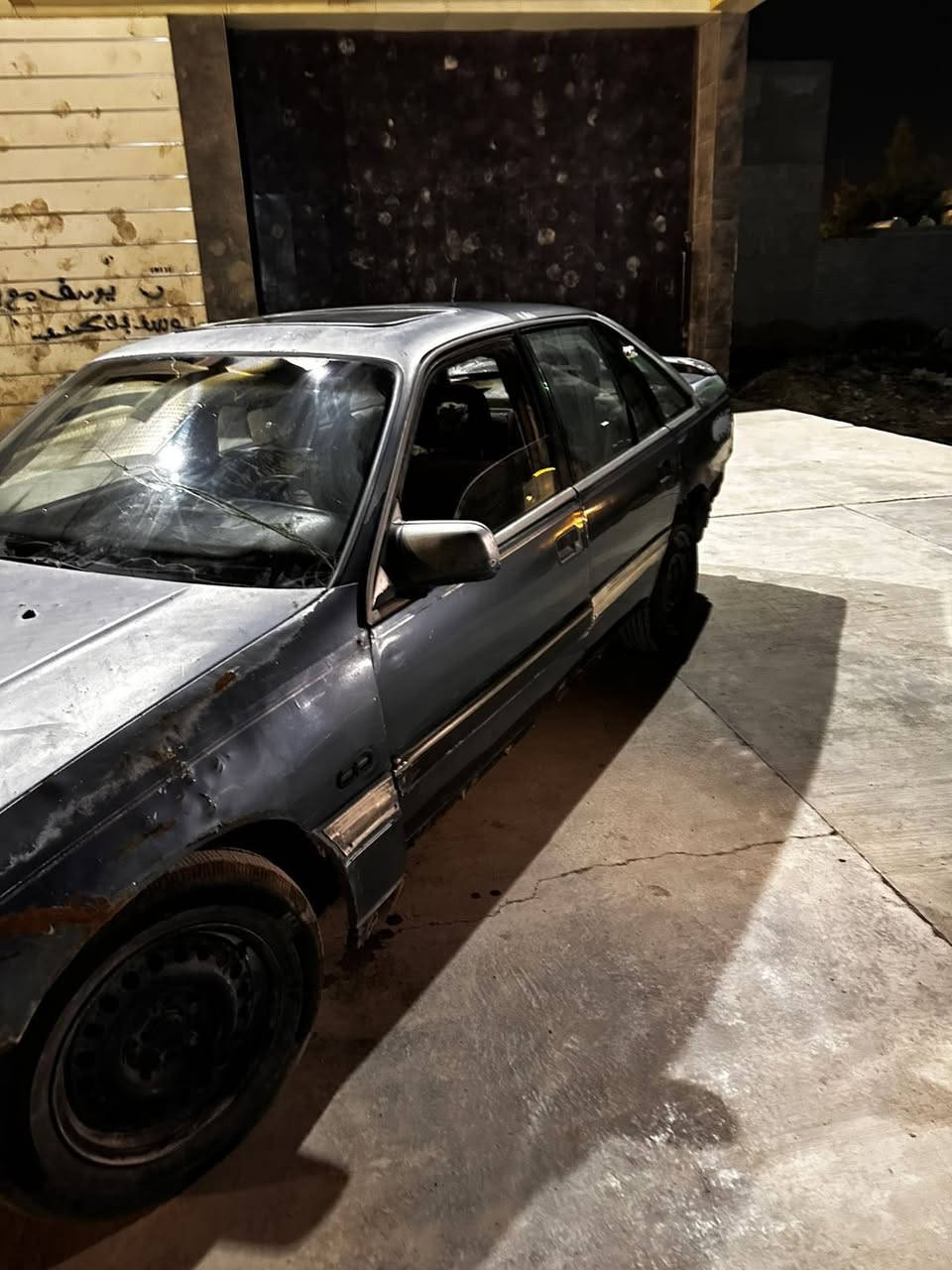 السلام عليكم 
للبيع اوبل سيناتور 3000 رقمها فحص انبار سيارة شغالة نگرة محرك و كير جديد بس يحتاجلها هواي ترتيب الي يريد يعمر ابيع تسقيط او تفصيخ كوم حديد سعرها 10 عشر ورقات و بيها مجال بسيط 
مكاني سامراء ***********
