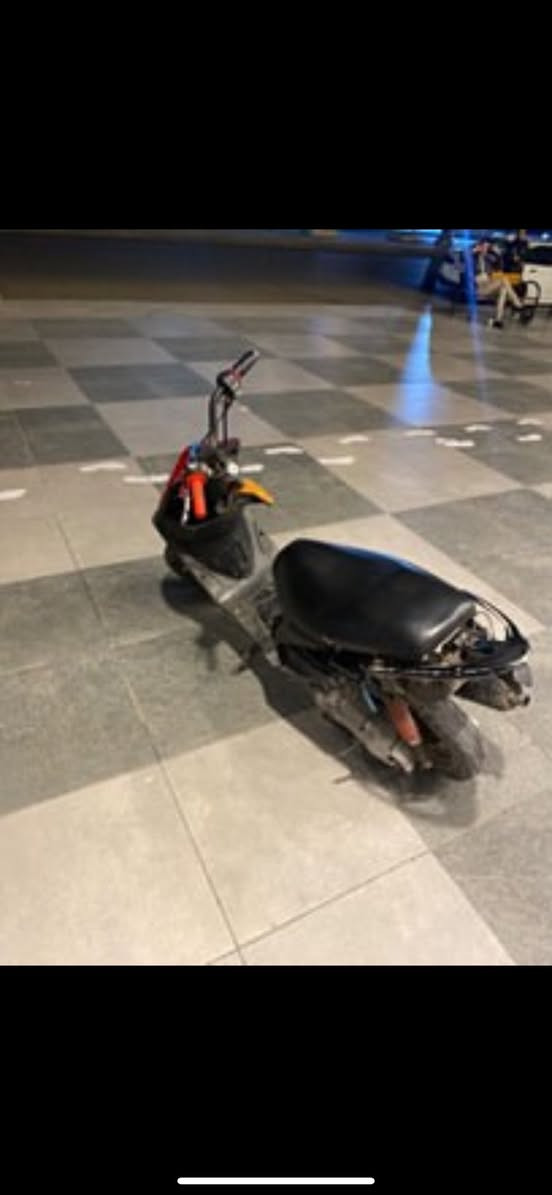 سلام عليكم شباب دراجه حلوه ونصبه شلعه ومعدل اشك الكاع بوشه 55 كلاجات رياضي دبليو إف الدراجه حلوه وتموت العنوان بغداد المنصور السعر 350وبيه مجال ***********
