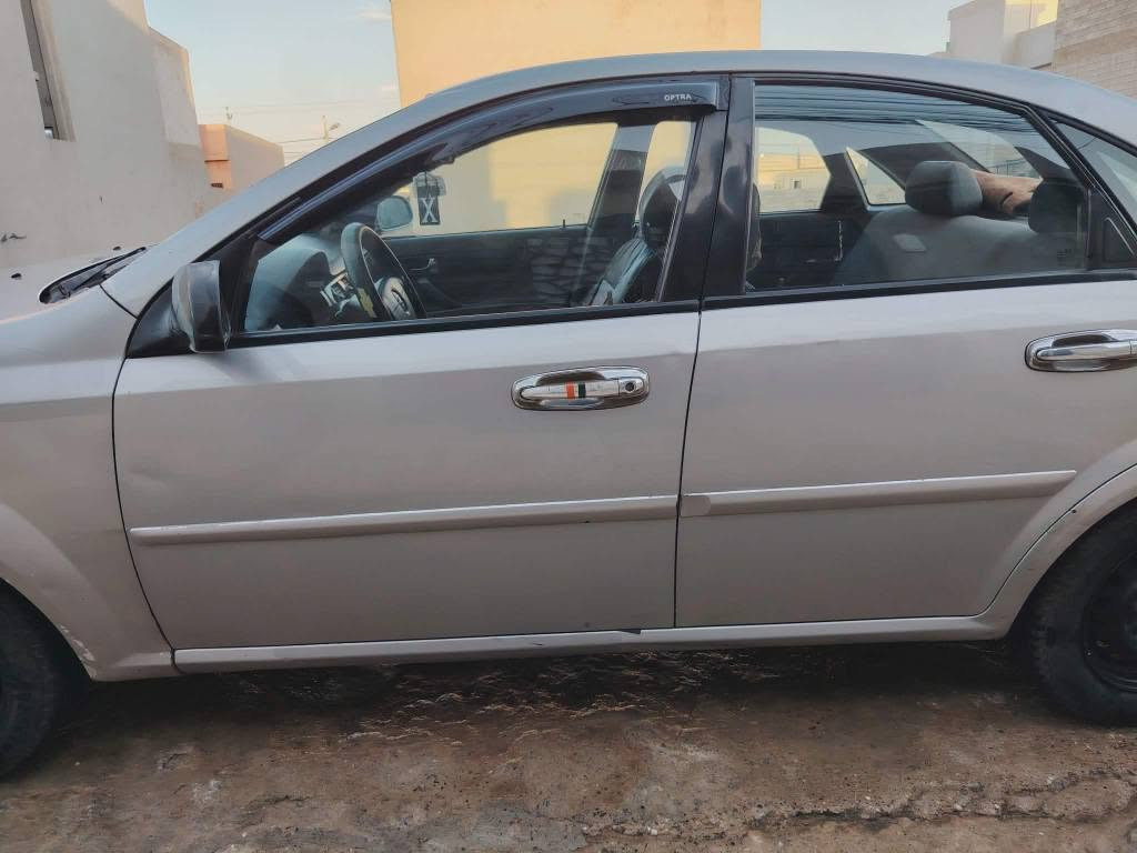 اوبترا موديل 2008 كير توماتيك رقم سليمانية جديد سنوية جديدة وهزة ماساقطة محرك وكير شرط تبريد شغال السيارة مصبوغة حزام هو مو حزام بس اني انطي حزام شرط بدون دواخل مكاني الموصل للاتصال *********** أو *********** موصل, نينوى
