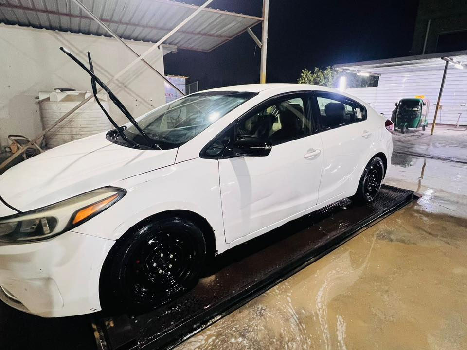 سلام وعليكم فورتي موديل 17  ماشيه 160 حادث جاملغ او بنيد ايرباكات سليمةسيارة جاهزة من كلشي 
سليمانية تريد تحويل تريد وكالة 
078044 8 0086
