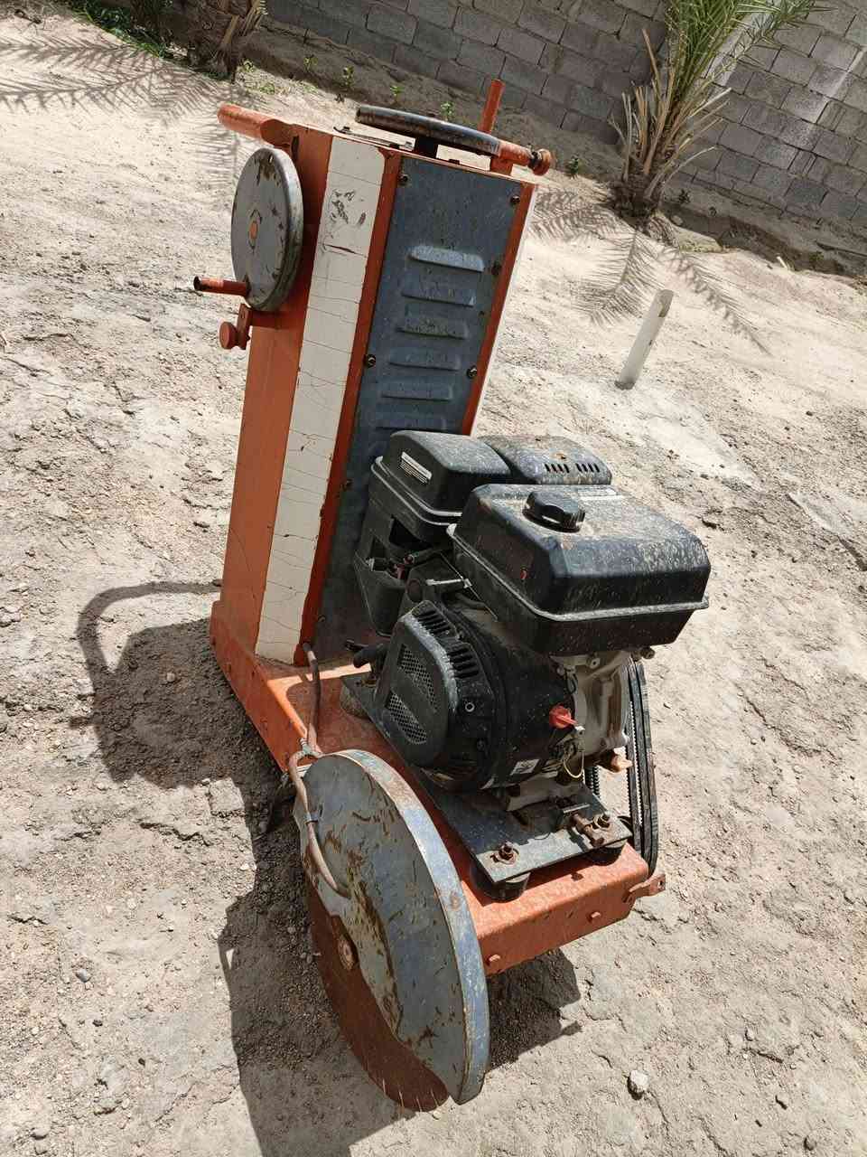 قاطعه كونكريت جديده مستخدمه شي بسيط سعرها 750 الف التواصل ***********

