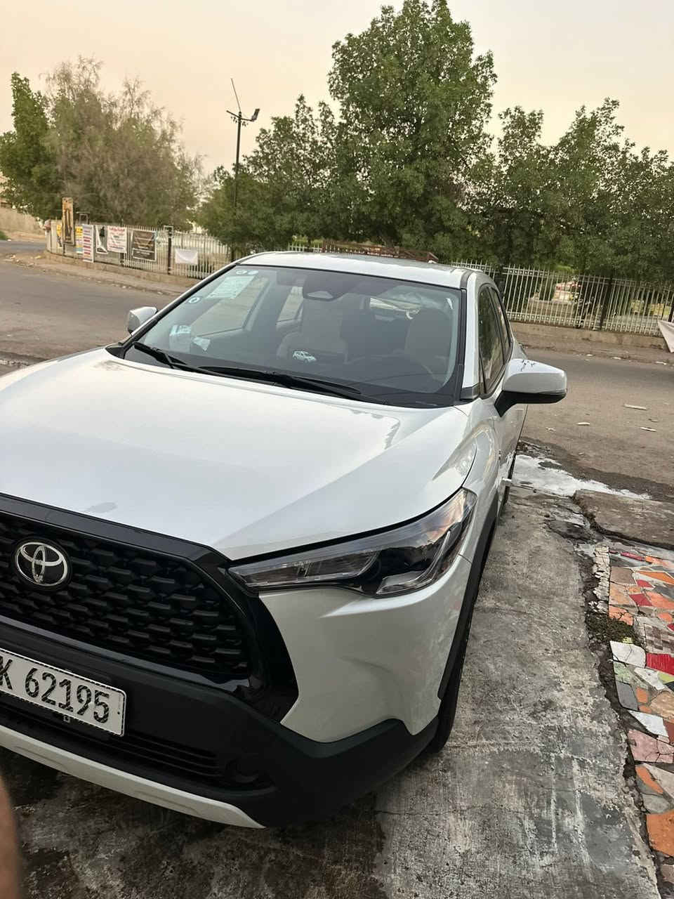 السلام عليكم حبايب•••
كورلا كروز 2025 
العداد: 4500 كيلو متر
ألون: أبيض
رقم: بغداد الجديد
السعر: 26.500.000 دينار عراقي وبيها مجال بسيط بعد المعاينة
مكان السيارة: بغداد-الكرادة داخل
المواصفات: قمارة حديد • بصمة أبواب وتشغيل • داخل أسود كشنات مخمل • شاشة أندرويد • كامرة خلفية 
الملاحظات: السيارة جديدة وبعدها بحالة الوكالة
الإتصال على الرقم: ***********
