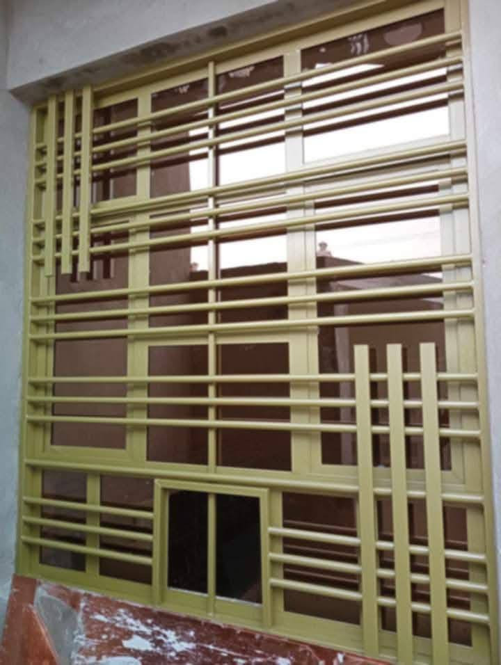 السلام عليكم صباغ متفرغ حاليا انواع الحديد شبابيك وبيبان واجهات داخل وخارجي الاستفسار على الرقم***********
