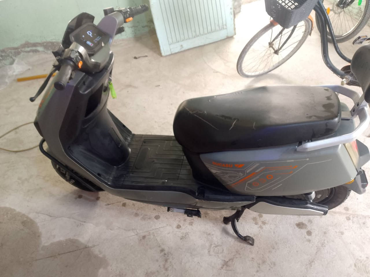 السلام عليكم دراجه للبيع موديل 25 مستخدمه ثمان اشهر السعر 650***********
