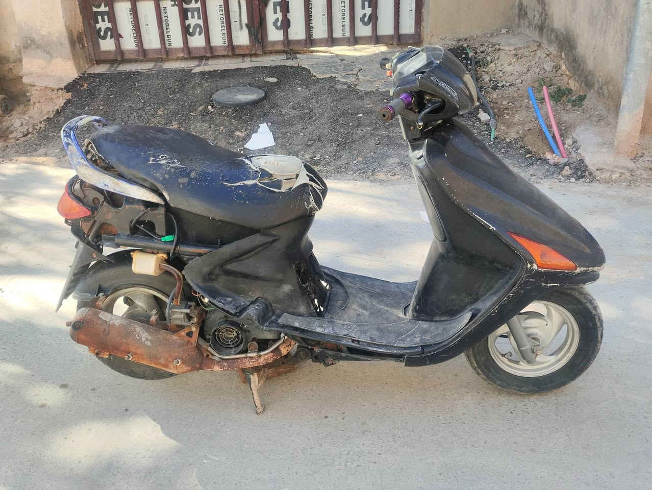 السلام عليكم دراجه فراشه ياباني شغاله مكينه ناعمه شلعه معدل السعر 200 بيه مجال مكاني  بابل شارع 60 رقمي ***********
