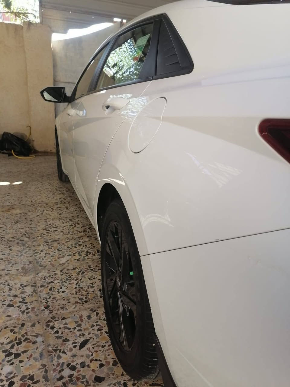 السلام عليكم اخوان اني مكلف بالنشر هونداي النترا للبيع موديل ٢٠٢٢ وارد خليجي أبيض اللون محرك ١٦٠٠ مكفولة بيهه بس مكانات مصلح بارد ما مبين مواصفاته بس شاشه وتحكم رقم أربيل بأسمي تريد تحويل أو وكاله السعر 155$وبيهه مجال للشراي مكانهه بغداد الرصافة للتواصل على الرقم ***********.
