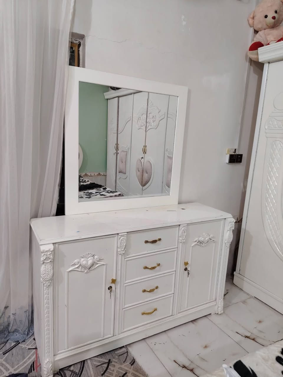 غرفه نوم صاج مع ديوان 14 نفر
***********
