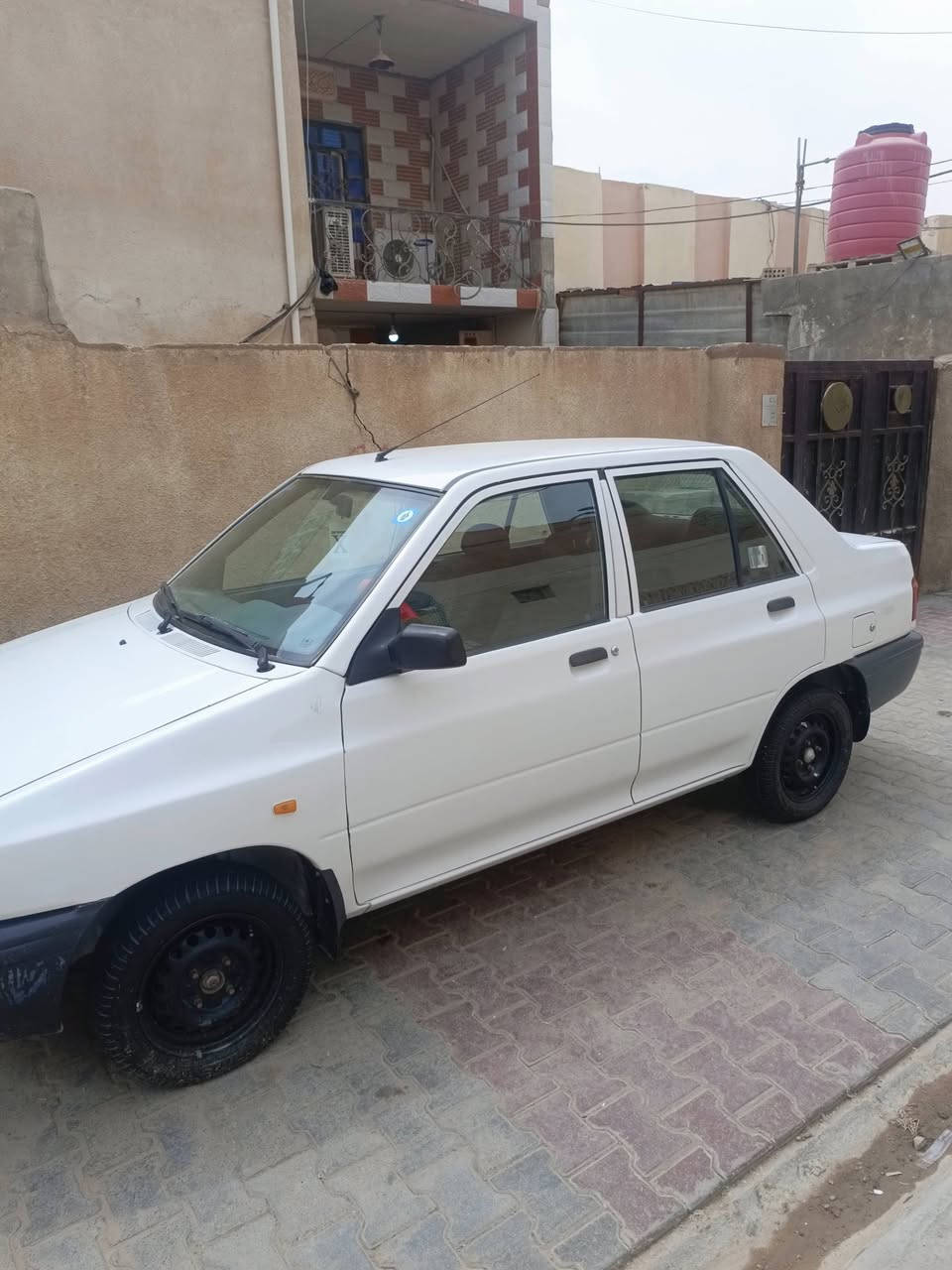 سايبه للبيع مديل 23 رقم كربلاء نكليزي هزه جديده مداور ثاني يوم  بيه بس باب لصدر مبدل وبارد بل جاملغ كد شبر  ولباقي كفالا عامه تبريد شغال كهربايات كله شغاله مكان سياره كربلاء حر  لسعر 60 وبيه مجال رقم ***********
