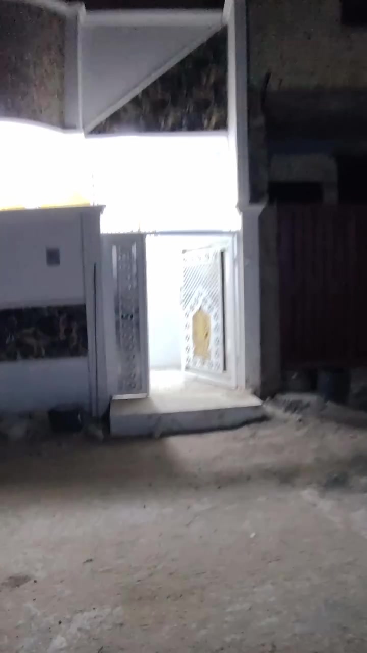 سلام عليكم بيت طابق واحد ٨٠ متر حي اخلاص
حولي ابو مهدي المهندس حي اخلاص خلف سفارة تركيا

طابو زراعي سند ٢٥ كامل خدمات ماء مجاري كهرباء وتبليط تحويل بسمك وقرار محكمه

استقبال وغرفة نوم وصاله

ومطبخ وصحيات عدد ٣

البيت باسمي بدون دلاليه

الاستفسار
***********
